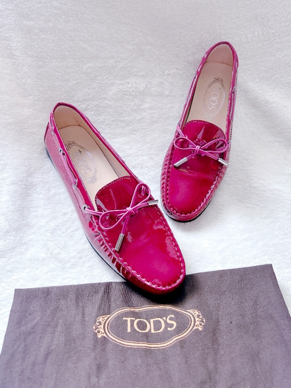 Tod's Gommino Patent Leather bow loafers in fuchsia pink size 38